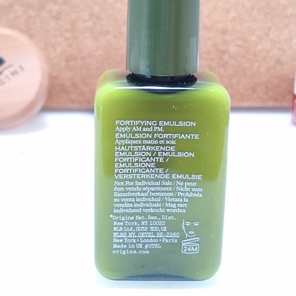 Travel Origins Skincare Set - Picture 8 of 10